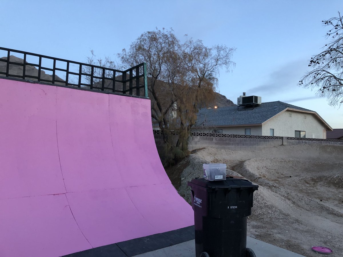 Ricardo_Laguna's tweet photo. #onemanband at #RLsBackYard. Who will help me tomorrow to paint the logos?
#remodel #DIY #DIYproject #painter #vegas #BMXramp #QuarterPipe #Spine #Boxjump #resi #flamingo #ramp #DoItYourSelf #WorkFlow #doityourself #homediyproject #selfiestick #iphonex #timelapse #imovie https://t.co/WbzikAGJsv