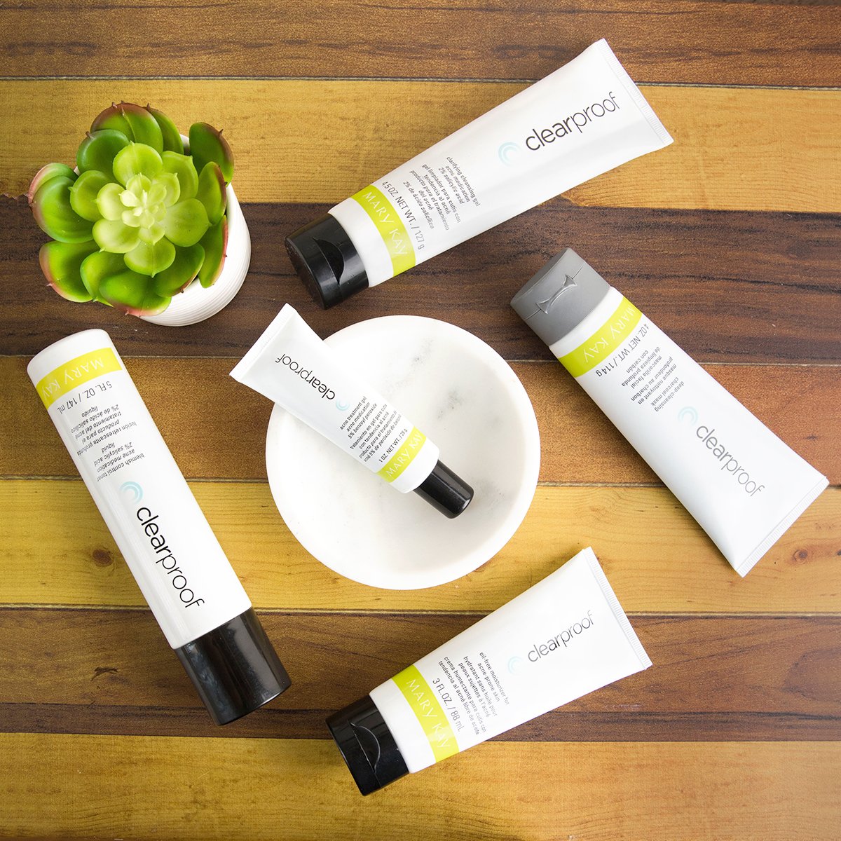 Kelly_Sipes7's tweet photo. Clear Proof® products make a great acne-fighting team, especially with the Deep-Cleansing Charcoal Mask. https://t.co/eE7ySiSU1L Just... https://t.co/ghg13Bm5Ph