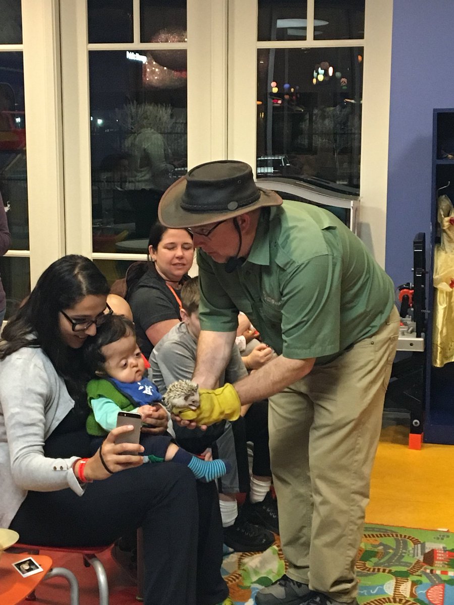 LHarris_Micro's tweet photo. @MicroAcctg joined The Birthday Party Project tonight @RMHDallas. So great to share smiles with kids & parents! ...and CritterMan. Thank you @TheresaJLamb for introducing us to this great organization! #TBPPDFW #JOYCHANGESLIVES https://t.co/uwC32ca6U8