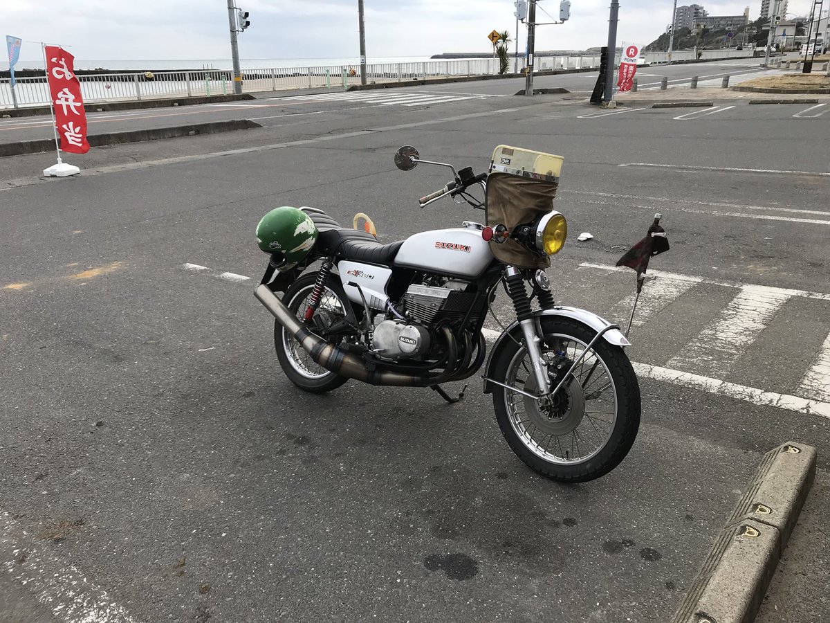 yu_jiro_01's tweet photo. 平磯のタックメイトのベンチに財布の忘れ物😫
ヴィトンのカラフルなやつ。
触ると取ったと思われるから店員さんに言ったので忘れた方ヨロシクゥ!!
#平磯 #タックメイト #tacmate #財布の忘れ物 #ヴィトンの長財布 https://t.co/SMZ3x1rjpY