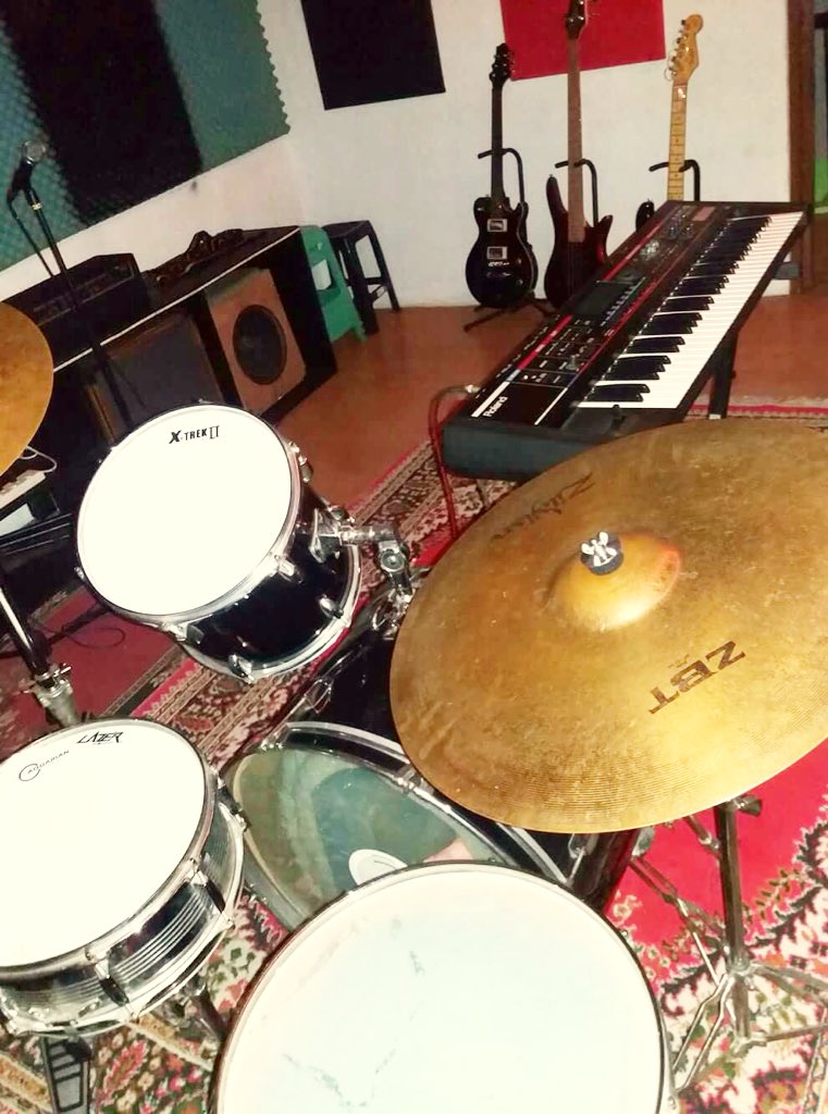 MFLessons's tweet photo. Feel the beat with Mezzo Forte Music Lessons' Band Rehearsal Studio. #mflessons #music #jam #piano #drums #guitar #ukulele #voice #violin #quezoncity #philippines #ItsMoreFunInThePhilippines https://t.co/ChIzCH7gWc