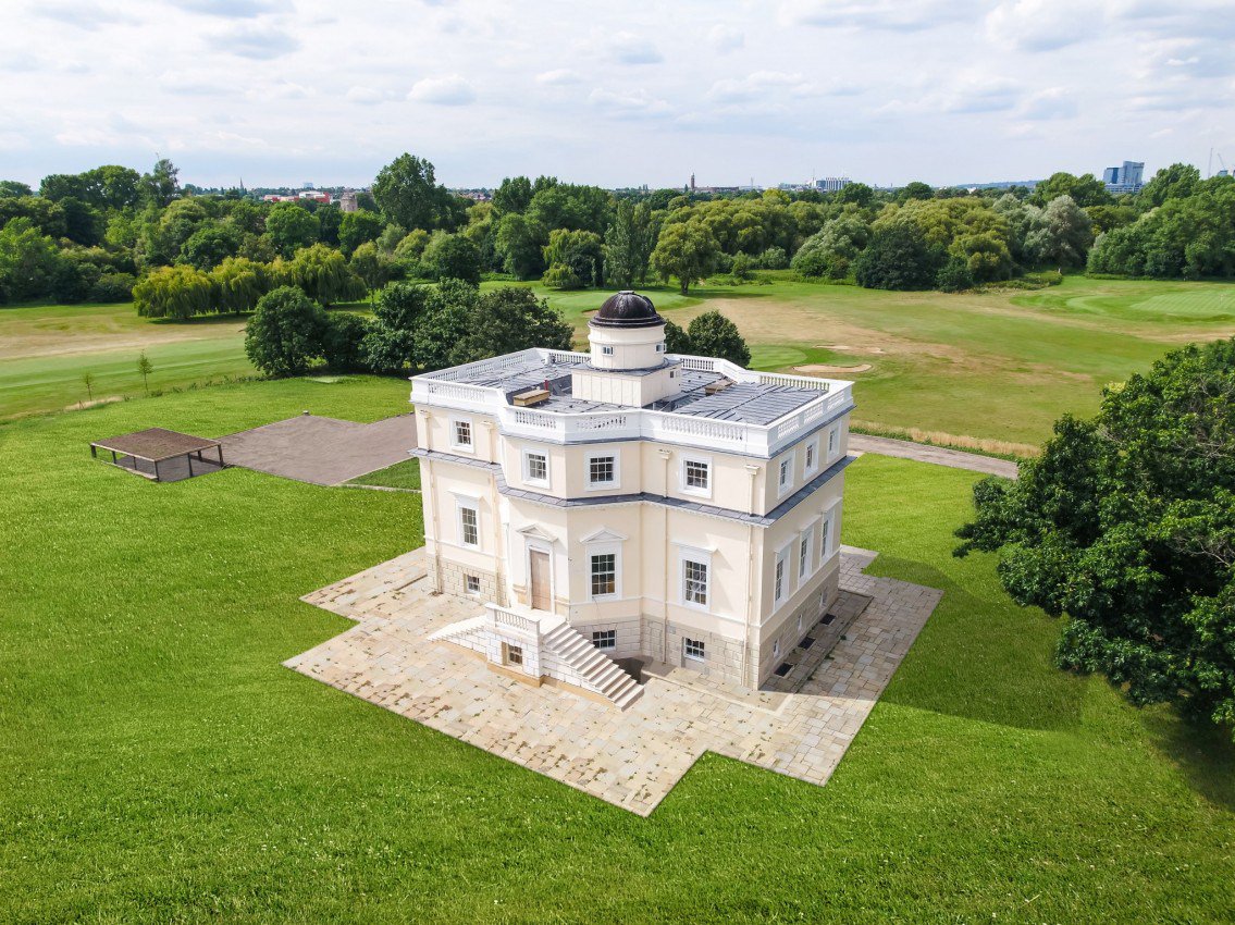 W_RestorationUK's tweet image. Today&apos;s highlighted project &apos;The Kings Observatory&apos; c1767. A beautiful stucco restoration project we undertook in 2017. williams-restoration.co.uk/case-study/the… 
@TopTradesmenUK @RIBA_London @EnglishHeritage @HistoricEngland @LDNArchitecture