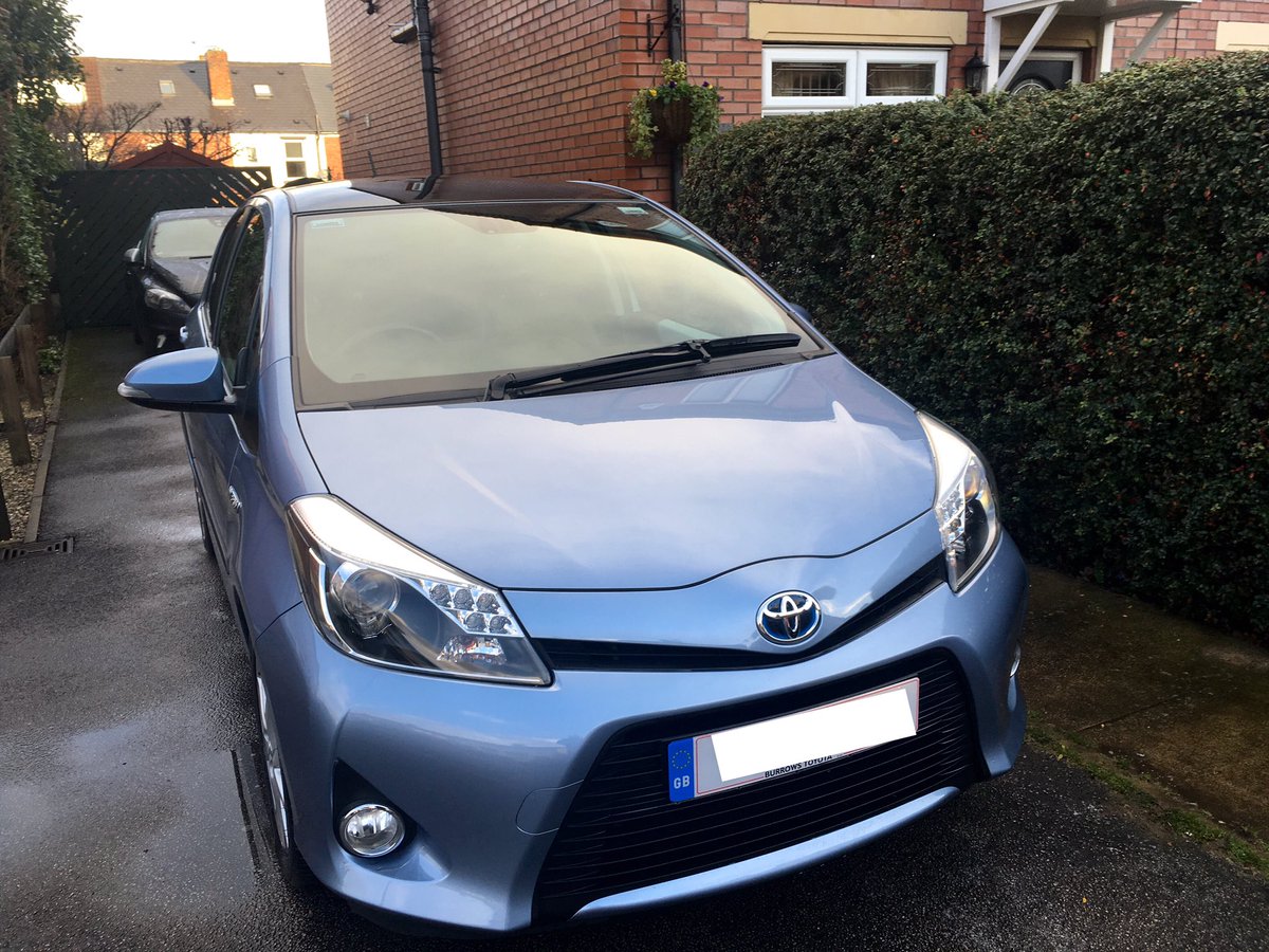Aut0BrightValet's tweet photo. βοΈπ¨First job down for #TheDetailer, ready for a nice warm Vanilla Latte!! π¨βοΈ #itsfreezing #loveit #gotasweaton #sheffield #Costa #mobile #detailing #valeting https://t.co/ve6rcDEM7m
