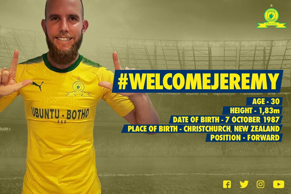 EdbookSA's tweet photo. #orlandopirates wins the game and Sundowns wins Jeremy.
#Masandawana
#Sundowns
#WelcomeJeremy https://t.co/vTN7SGMb9N