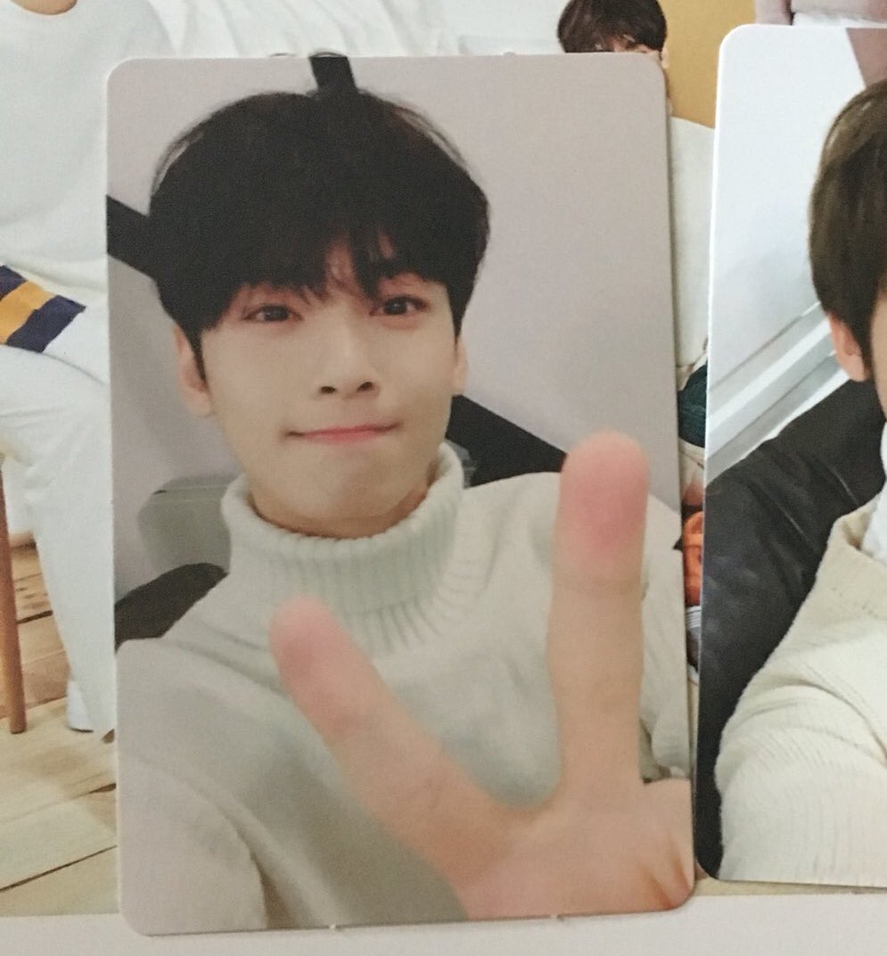 ASTRO リパケ トレカ交換
（譲）画像1枚目ラキ
（求）画像2枚目ウヌ