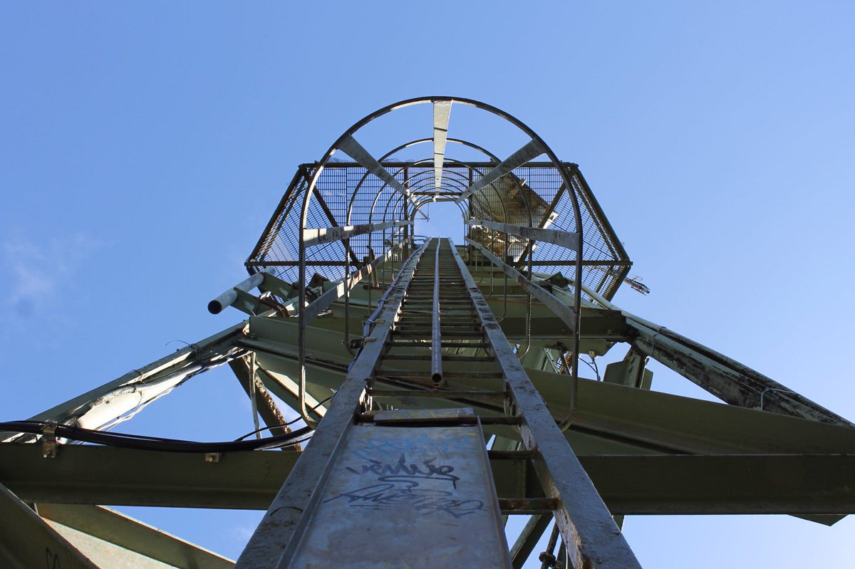 emilykhatesyou's tweet photo. adventured today up a phone tower and it was amazing. probably would’ve shit my pants if i was alone https://t.co/otkfTF7sKP
