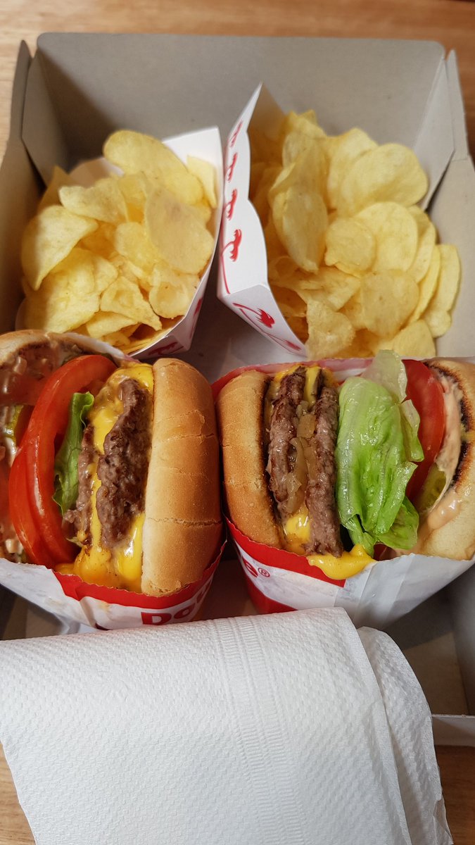 ADsMagic's tweet photo. #northbridge in n out today lucky I got in before they sold out https://t.co/Al3lyTR9UY