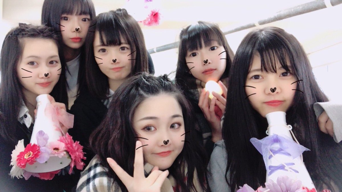 ririka6_43's tweet photo. あけおめ!!!
ほんと高校3年間あっという間すぎて死にそ、ってのは嘘やけどサビシイ🤭
ってことでUNOしまくろうぜ!!!!! https://t.co/IfxQBz2mcA