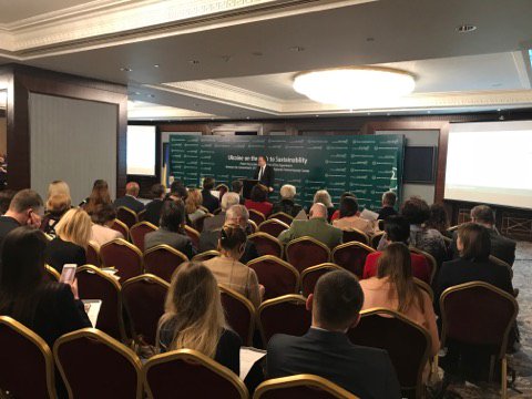 LinkUkraine's tweet photo. Ostap SEMERAK, Minister of Ecology and Natural Resources of Ukraine, welcomes REC representation in Ukraine at the Kiyv conference "Ukraine on the Path to Sustainability" @LinkUkraine @NorwayMFA @RECstream https://t.co/b6y2j1rUU6