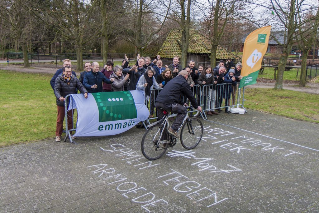 ilseja1's tweet photo. Emmaüs supportert mee dat iedereen de meet haalt. #1op7 #samentegenarmoede #komopregering https://t.co/JA6X5qrOVc