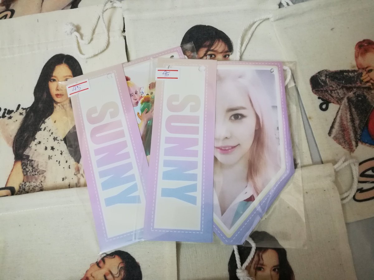 1HeartDesign's tweet photo. ธงซันนี่ เหลือ 2 ชิ้น = 40 บาทค่ะ #SNSDFAIR https://t.co/AI3ttfA6Kd