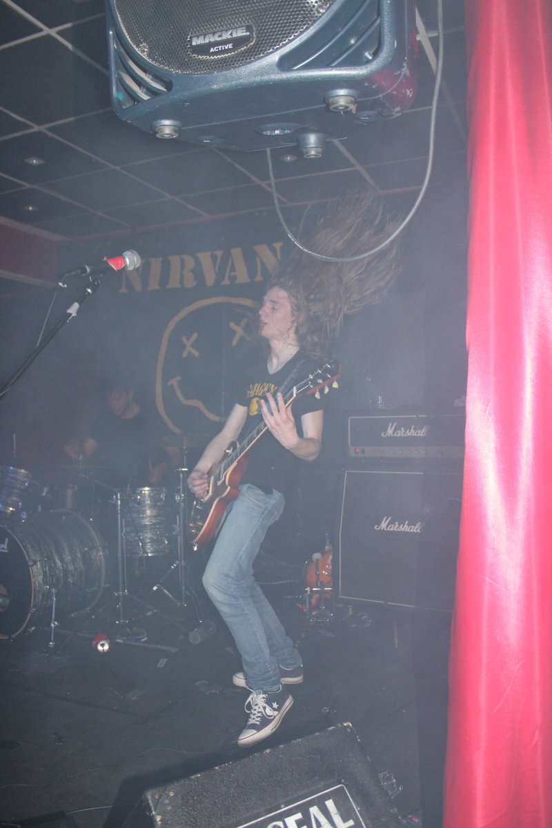 NeimThe's tweet image. Hair🔥 
#livemusic  #LIVE #grunge #Music #hair