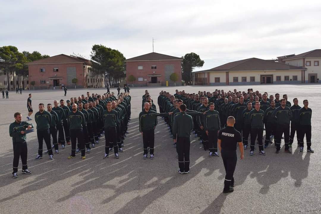 MqGuardiaCivil's tweet photo. No permitas que lo que otros no consiguieron se convierta en tu realidad. No dejes que aquellos que se rindieron ante sus sueños, te digan qué decisiones debes tomar ante los tuyos. Una plaza en #La124 es la tuya! #IngresoGc #OpositorGc
#MasqueGuardiaCivil #GuardiaCivil https://t.co/lldXdsuJ77