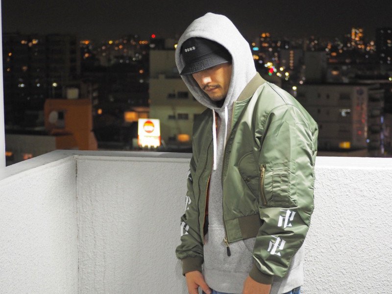BagarchOfficial's tweet photo. 17'AW Styling Image Cut No.39
Model by THREE-A ( @ three_a )
CAP:BACKET HAT【BLK】
TOPS:SHORT MA-1【OLIVE】Coming soon...
INNER:THE BGHB BOYZ PARKA【GRAY】
PANTS : WIDE DENIM PANTS【INDIGO】
https://t.co/JmVCBtq6s1
#bagarch #bghb #three_a #backethat #shortma1 https://t.co/ADqjW76RNW