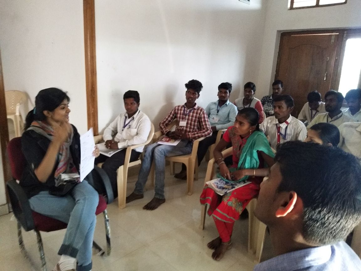 Activate1M1B's tweet photo. Here, a mock interview session for the #CareerReadinessProgram trainees of 3rd batch #Yadgir #Karnataka by our #team member focussing on the #interview#presentation #communications skills. These #youth will be attending their first ever #interviews #YouthEmpowerment https://t.co/XUfWVjiQtv