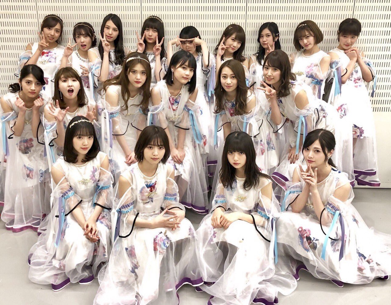 うぉると ちょっと気になったから協力してほしい 将来的 に日本を代表するアイドルになるのは 乃木坂46だと思う人 Rt Twiceだと思う人 いいね 乃木坂46 Twice T Co Jr2tghuzkx Twitter
