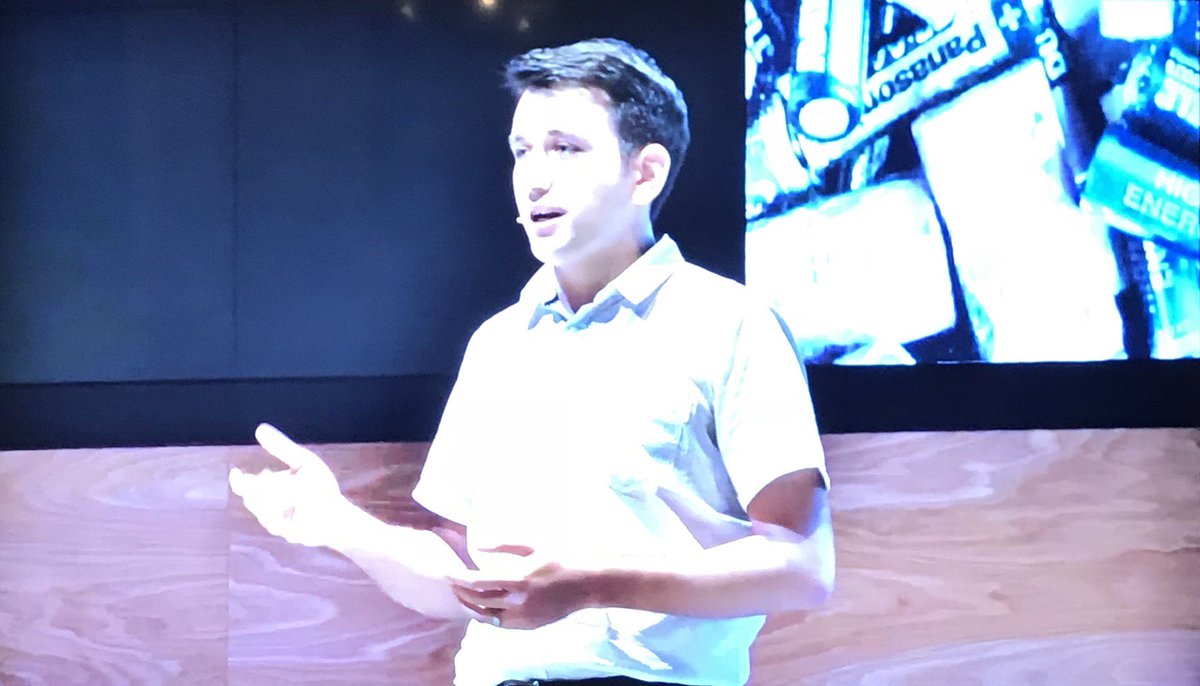 matthewclifford's tweet photo. InVolt tell the world about their non-chemical battery with 10x faster charging and 20x longer lifetime than conventional batteries at #EFSG2 demo day https://t.co/BRxH0OfbMi