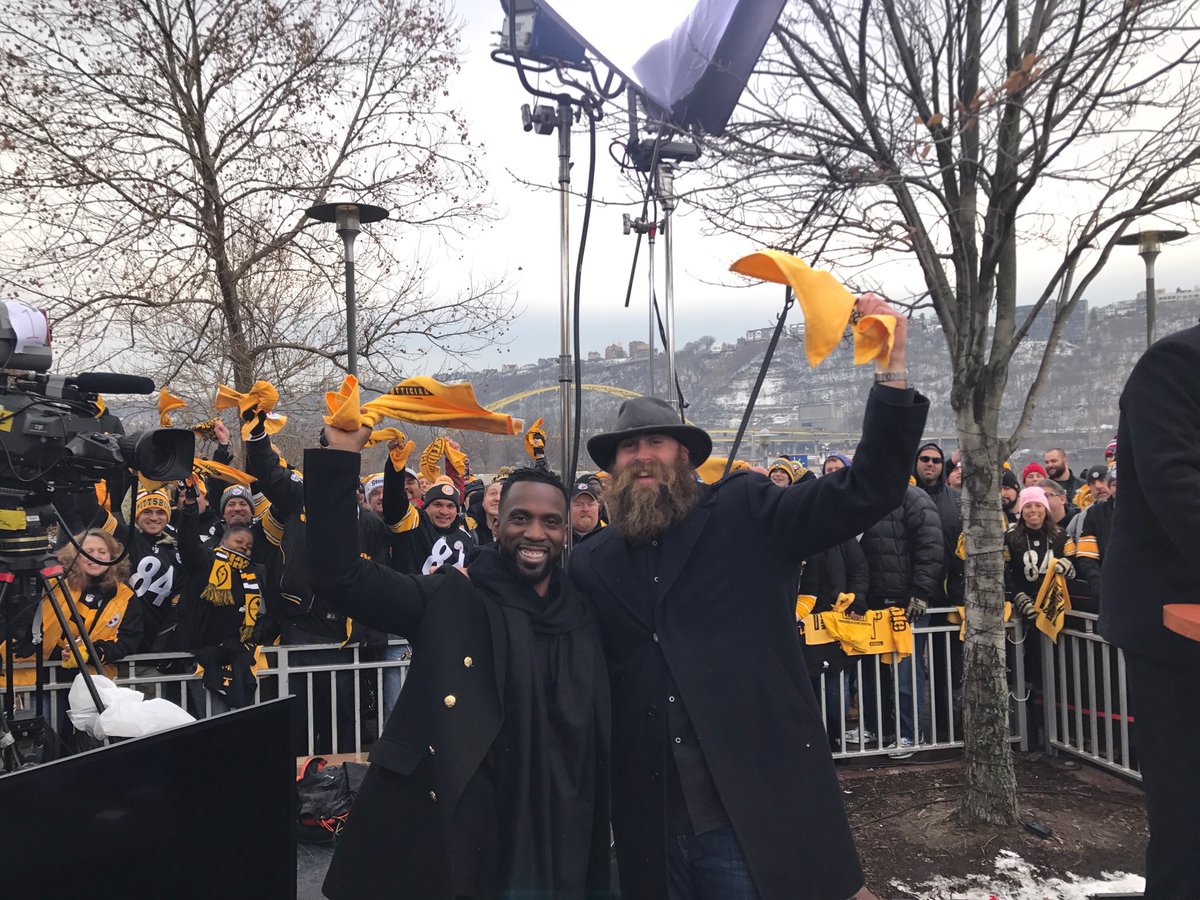 bkeisel99's tweet photo. Thanks for all you did for Pittsburgh @TheCUTCH22 https://t.co/yR1yl8TLYc