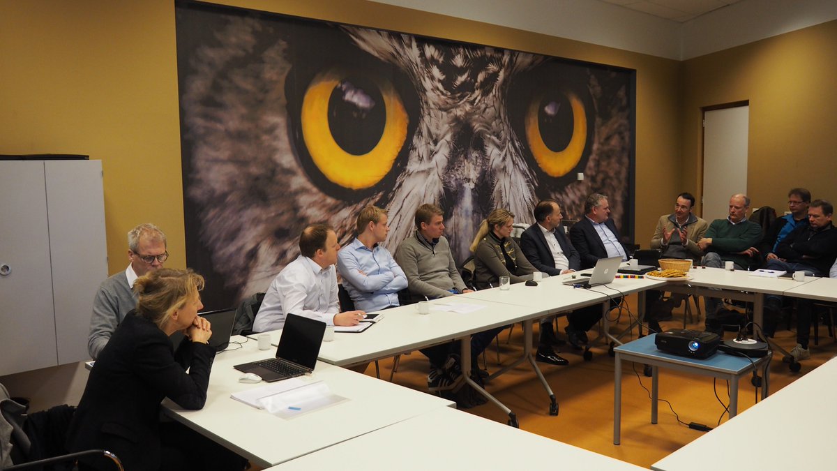 PrefabNL's tweet image. @PrefabNL heeft deelgenomen aan de #masterclass "Circulair Bouwen" vanuit @StPioneering. Voor opdrachtgever @DeWoonplaats is door 20 koplopers uit Oost Nederland gewerkt aan 7 circulaire woningen. Benieuwd naar het resultaat:
 pioneering.nl/activiteiten/2…