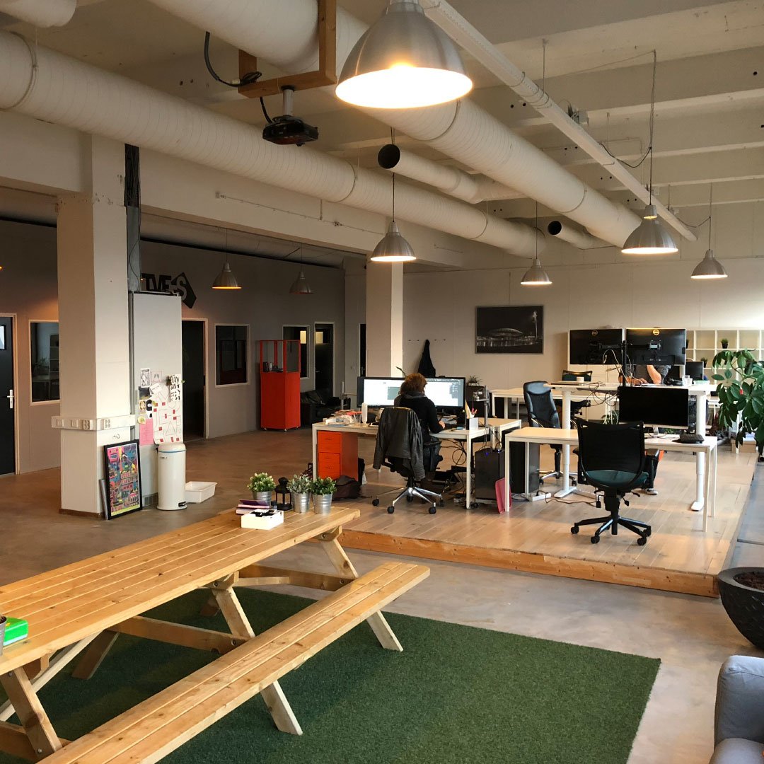 Te Huur: Een eigen kantoor op Strijp-S (Eindhoven). Wij hebben betaalbare kantoorruimtes te huur binnen CREATIVE-S! Een eigen kantoor inclusief koffie/thee, postadres, internet en schoonmaak. Meer info op creative-s.nl