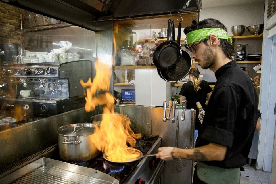 Interesante diccionario de uno de nuestros alumnos del Máster en #Madrid ¡Diccionario #foodie por <a href="/Sagasta28/">Sagasta 28</a>! buff.ly/2mAbsnc #formación #hostelería