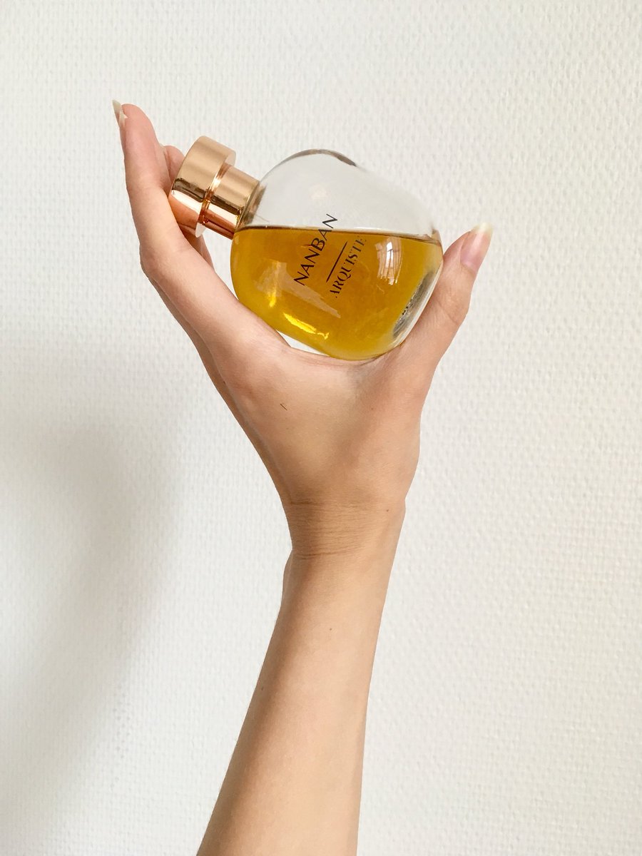 lifecoldclimate's tweet photo. Day 1: Nanban by Arquiste, one of my favourite winter scents. Haven’t worn it this year, though, so clearly a project to remind me of my own perfumes was a good idea. Wood, leather, spices, booze, coffee - I love it. #30daysofperfume #SOTD @ArquisteCarlos https://t.co/GtXA84z4nY