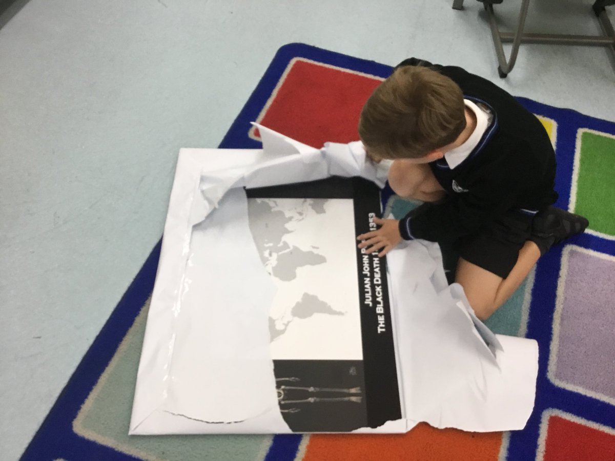 BCADyear4's tweet photo. How exciting unwrapping this marvellous prep this morning! #bcadyr4 https://t.co/Fh3lWUAXVr