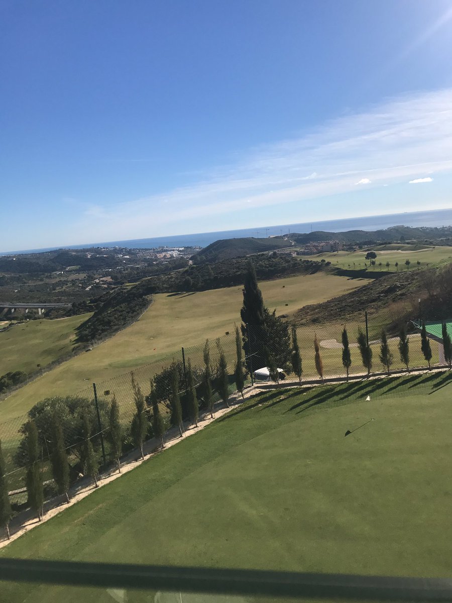 Calanova golf🏌🏿⛳️ mennää poikain kanssa ottaa mittaa toisistamme😏