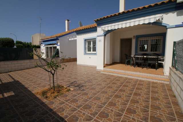 Rich_In_Spain's tweet photo. Lovely semi-detached 3 bed house 350m from the beach - terrace, bbq + solarium, private garden + shared pool, a peaceful spot for Mediterranean lifestyle just a short way from #Denia #Costablanca #Bizflutter https://t.co/uioKsmXEjV https://t.co/yRsTsi6TcX