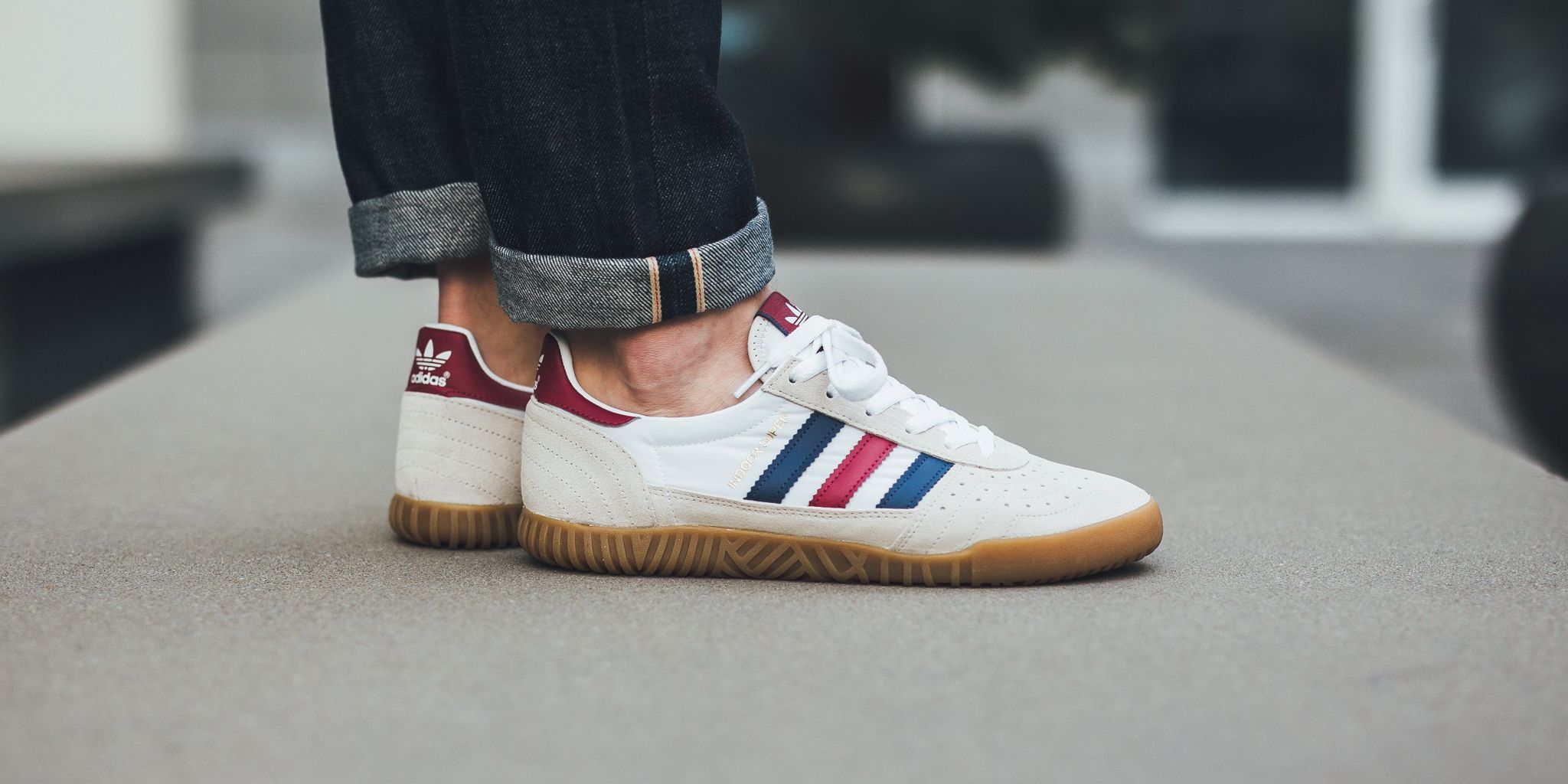 Titolo on X Originally designed for the squash court the adidas Indoor Super quickly found a place in the pantheon of adidas low top trainers. SHOP HERE https t li8t5a3udO adidas adidasIndoorSuper ...
