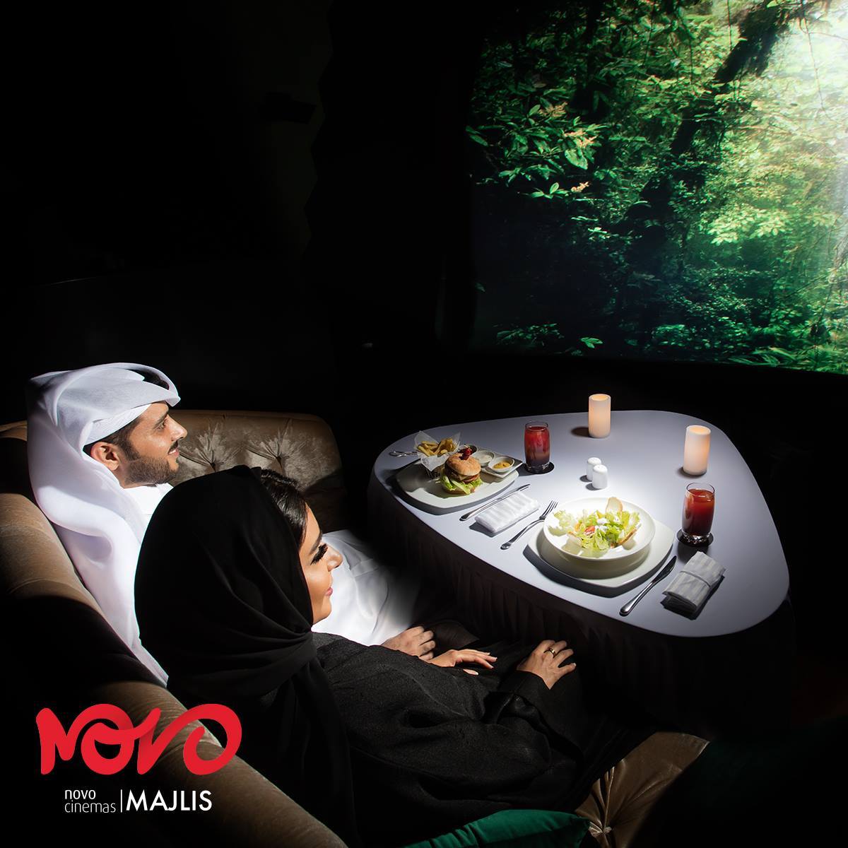 DOES DIE IN BLACKLIGHT