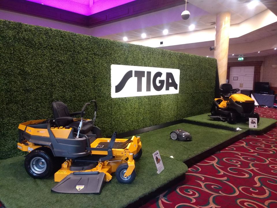 StigaLawnmowers's tweet photo. WOW - What a great line up of STIGA products at the Doyles 2018 Open Day - showcasing innovative #garden products for every type of garden. #mowers #lawnmowers https://t.co/oPVknYA5Yf