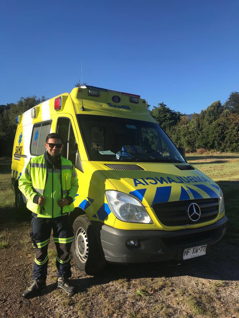 SSaludOsorno's tweet photo. Nuestro personal SAMU apostado en Paso Cardenal Samoré apoyando labor ante visita papal #FranciscoEnChile @ministeriosalud @gobosorno @intendencialos1 @soyosorno @paislobo @biobio @SinergiaOsorno @RadioSago @VozdelaCosta @LaMega903 @punto7osorno @seremisalud10 @InetTvDigital https://t.co/UPXGcCHKdJ