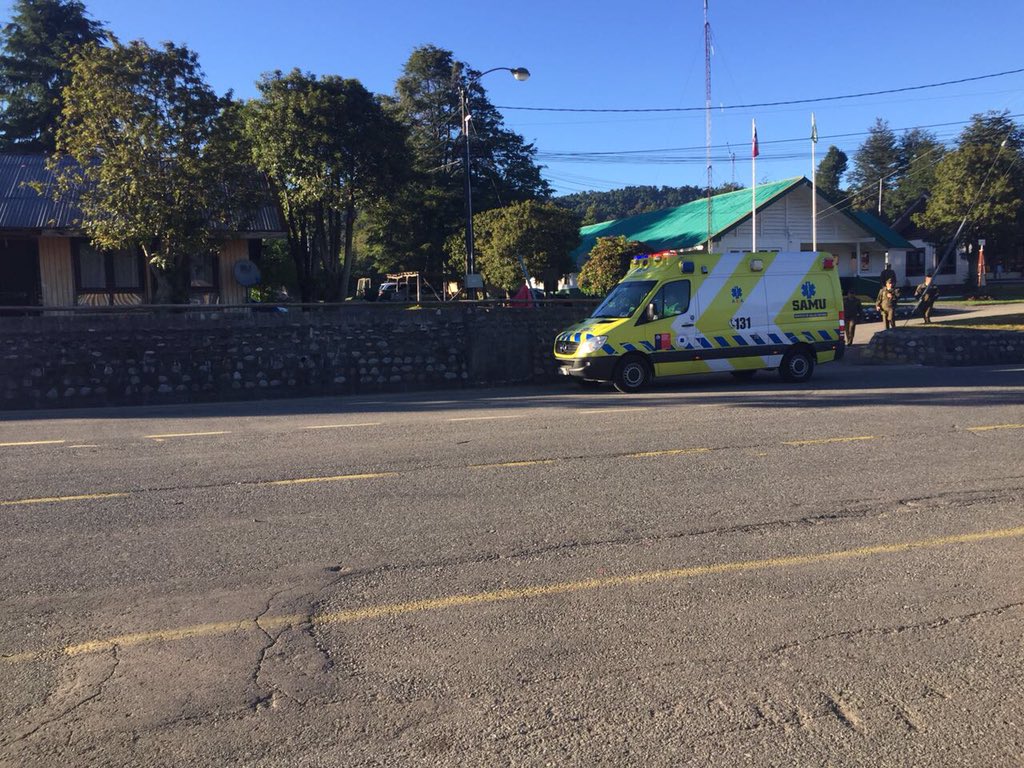SSaludOsorno's tweet photo. Nuestro personal SAMU apostado en Paso Cardenal Samoré apoyando labor ante visita papal #FranciscoEnChile @ministeriosalud @gobosorno @intendencialos1 @soyosorno @paislobo @biobio @SinergiaOsorno @RadioSago @VozdelaCosta @LaMega903 @punto7osorno @seremisalud10 @InetTvDigital https://t.co/UPXGcCHKdJ