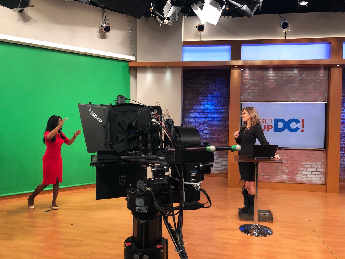 janjeffcoat's tweet photo. When is the snow coming, when will it be over and how much can we expect in the DC area?  @MiriWeather has you covered... here ya go: tonight around 10-ish, tomorrow at 2 p.m.-ish &amp; a trace to a few inches. #snowday #top3questions #DC #MD #NoVA #Tuesday #WeatherAlert https://t.co/ZVCbqUg8tV