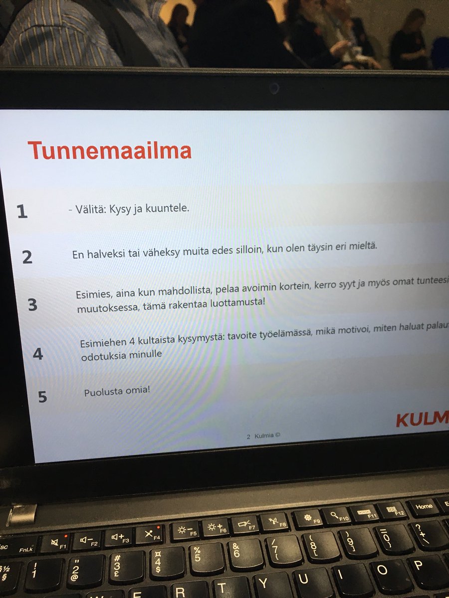 Hiilloksella #johtaminen #kulmia kamareiden yhteenvedot fasilitoituna