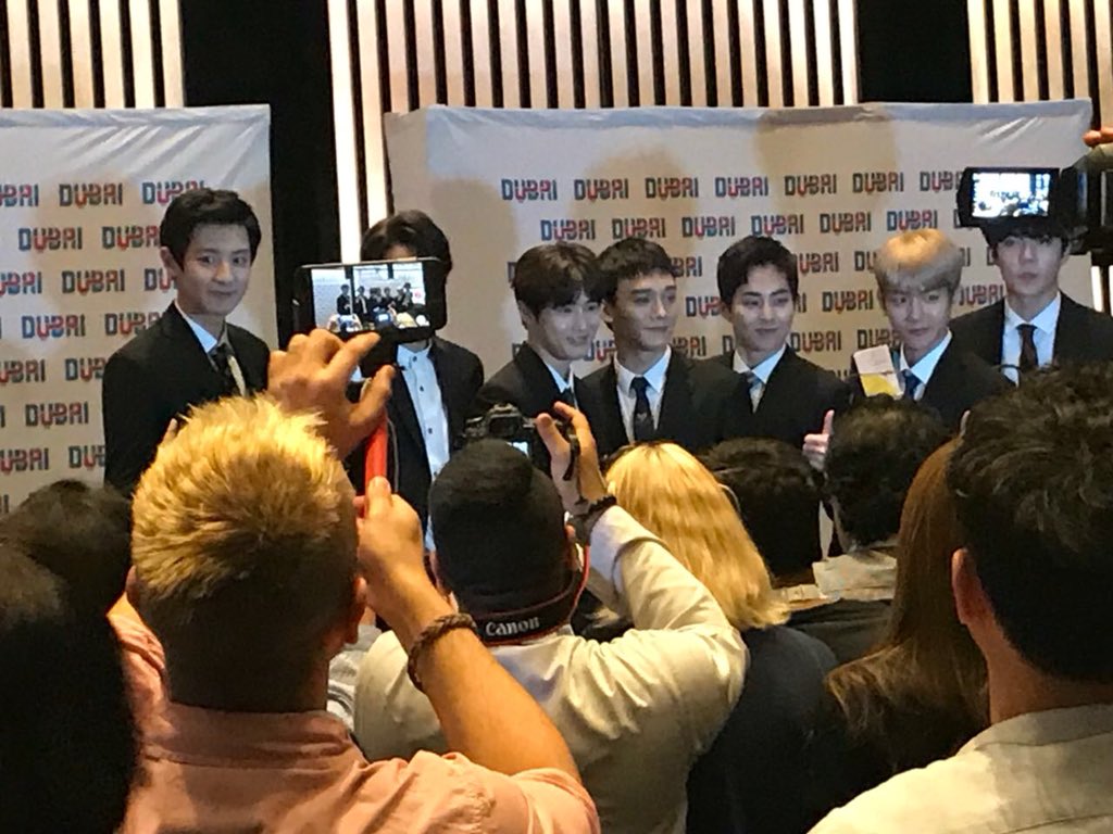 And we’re done. The <a href="/weareoneEXO/">EXO</a> pose for photos after their press conference at <a href="/ArmaniHotelDXB/">Armani Hotel Dubai</a>. #EXOPowerDubai