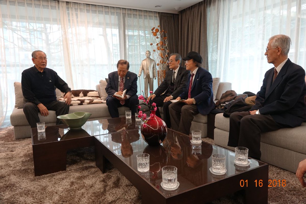 단국대학교 장충식 이사장에게 신년하례