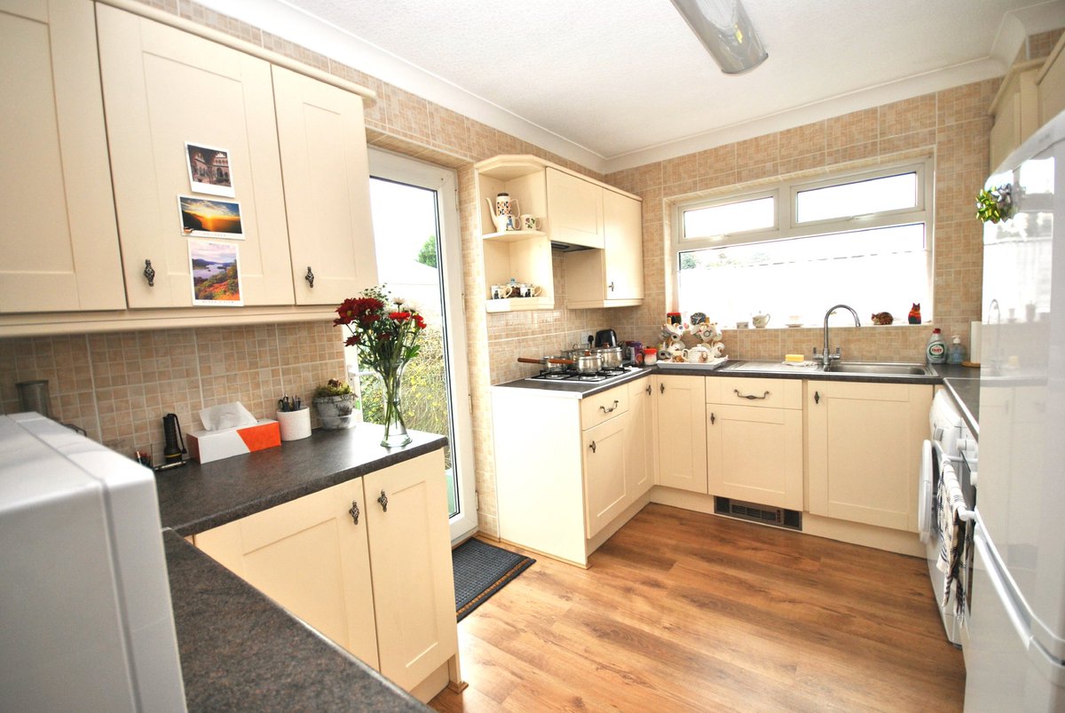 Rona Estate Agents tweet media