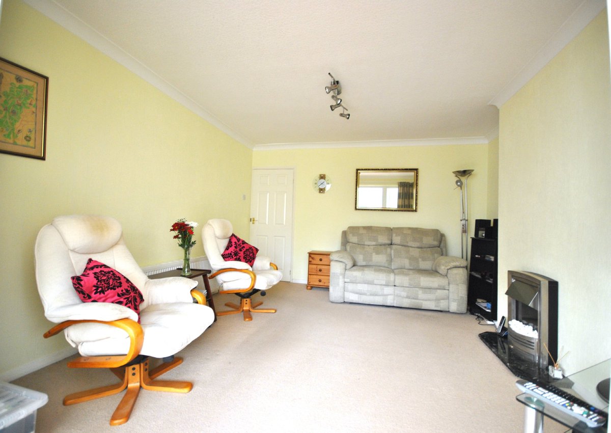 Rona Estate Agents tweet media