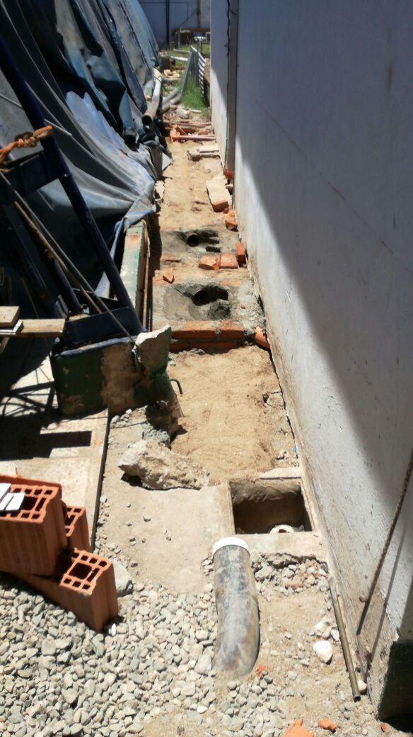 Calpoficial's tweet photo. Grandes obras se están llevando a cabo en nuestro club, en la cancha s e está llevando todo el proceso de resembrado, en pileta se están haciendo remodelaciones en vestuarios y del natatorio y está próximo a inaugurarse el patio cervecero en el Complejo Carlos Timoteo Griguol. https://t.co/TlonVAcVHK