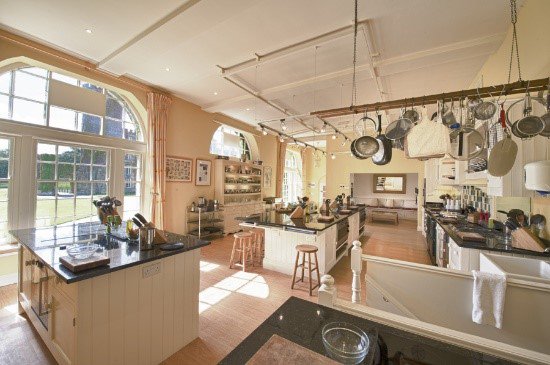 Feel right at home at the <a href="/swintoncookery/">SwintonCookerySchool</a> where you can learn from the one and only <a href="/bigchefkev/">bigchefkev</a>