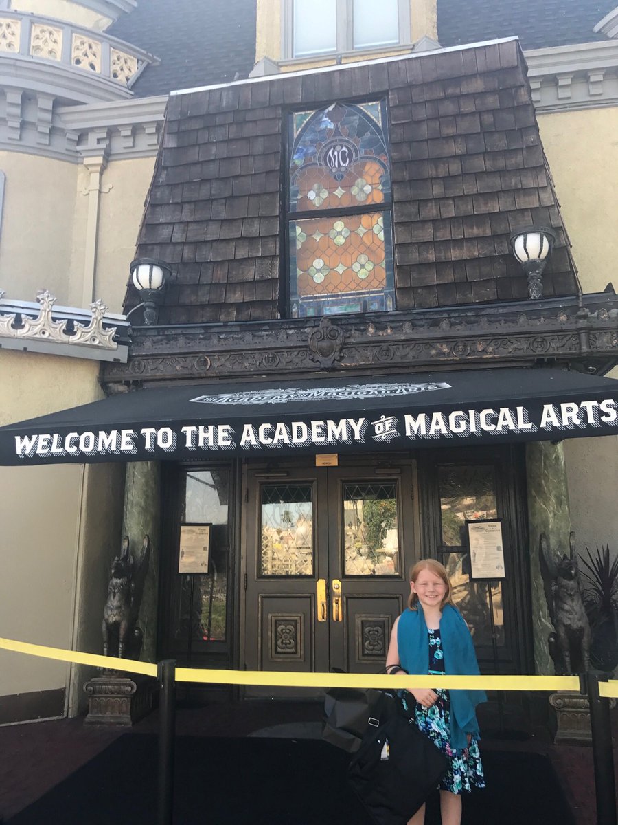 DONBASCLE's tweet image. #Inspiration @MagicCastle_AMA Sunday in April 2017 / fast forward and guess who is now Florida Junior Magician of the Year at only 9 years old #GirlPower #MarvelousMegan