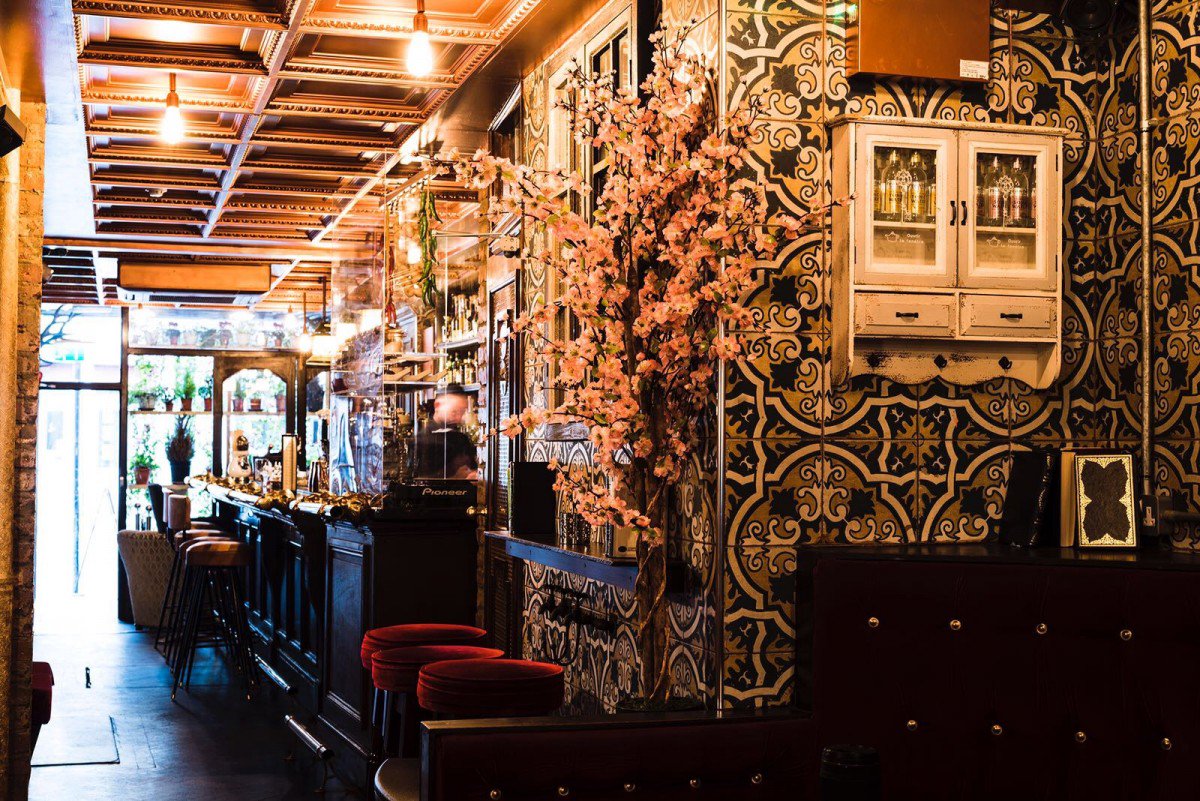 14 bars you need to visit if you’re a sucker for an Instagram opportunity: <a href="/bandhbuildings/">B&H Buildings</a> <a href="/shrubshutter336/">theshrubandshutter</a> <a href="/purllondon/">Purl London</a> <a href="/Littlenansbar/">Little Nan's Bar</a> <a href="/MAPMaison/">MAP Maison</a> <a href="/restaurant_ours/">Restaurant Ours</a> <a href="/Callooh_callay/">Callooh Callay</a> bit.ly/2w4fH0x