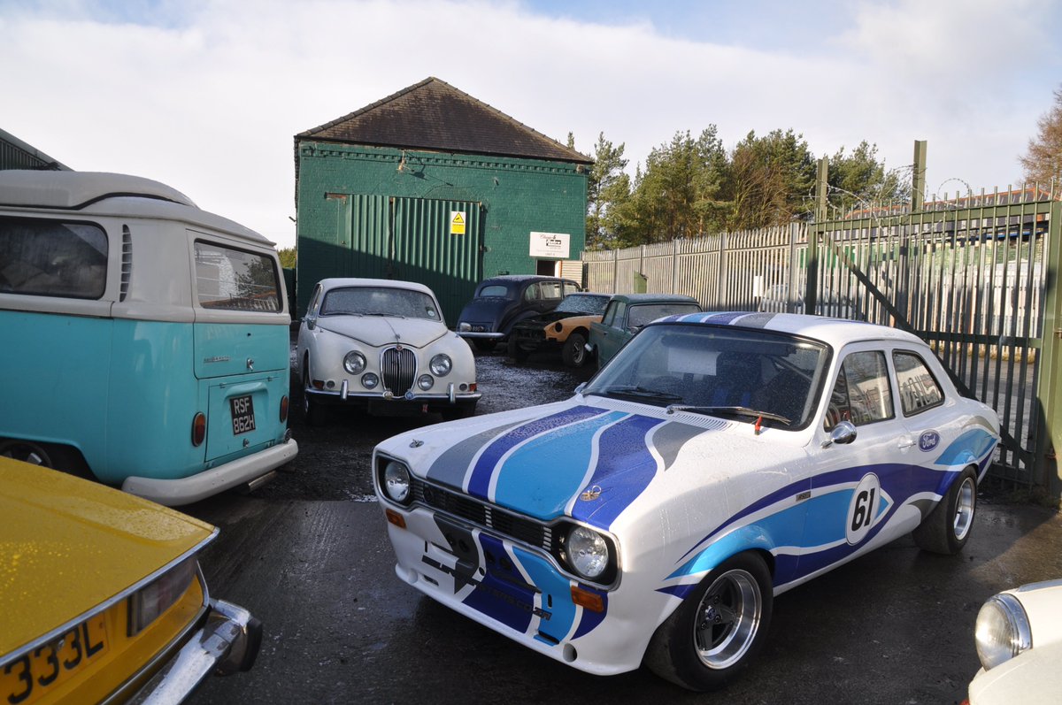 classicandretr0's tweet photo. #mk1 #mk2 #fordescort #mk1escort #triumphgt6 #mk1gt6 #mk2jag #moggypickup #vwt1 #vwbay #triumphstag #classiccars #classicandretroautos #classicandretroautosltd #classicandretro #tssc #clubtriumph #anothercrazyday https://t.co/U6qAQyC2yl