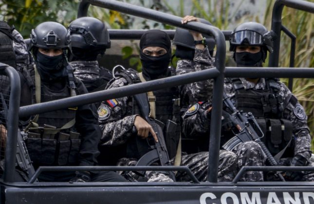 DolarToday's tweet photo. El arsenal que desplegó el gobierno para asesinar a Óscar Pérez (Video)  https://t.co/RcVwR6BKJU https://t.co/ECnl6vhXU3