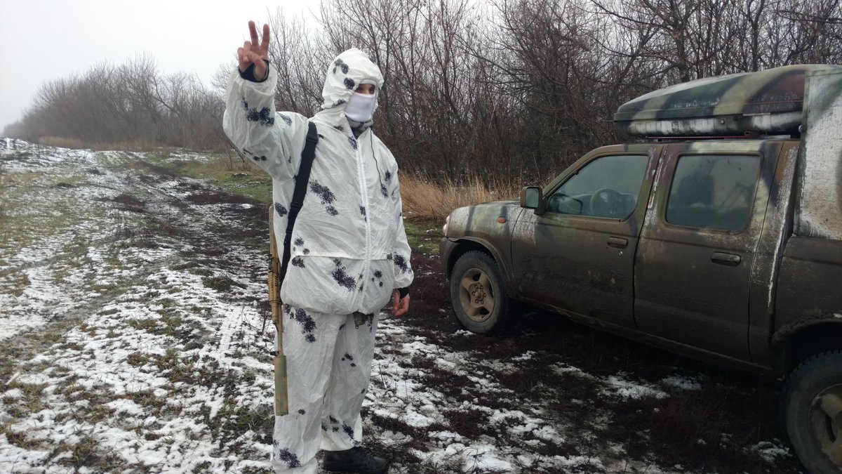 severbat's tweet image. Summer - green pants. Winter - white pants. And not vice versa. Not to be confused! #Sever #Donbas #Ukrainian #winter