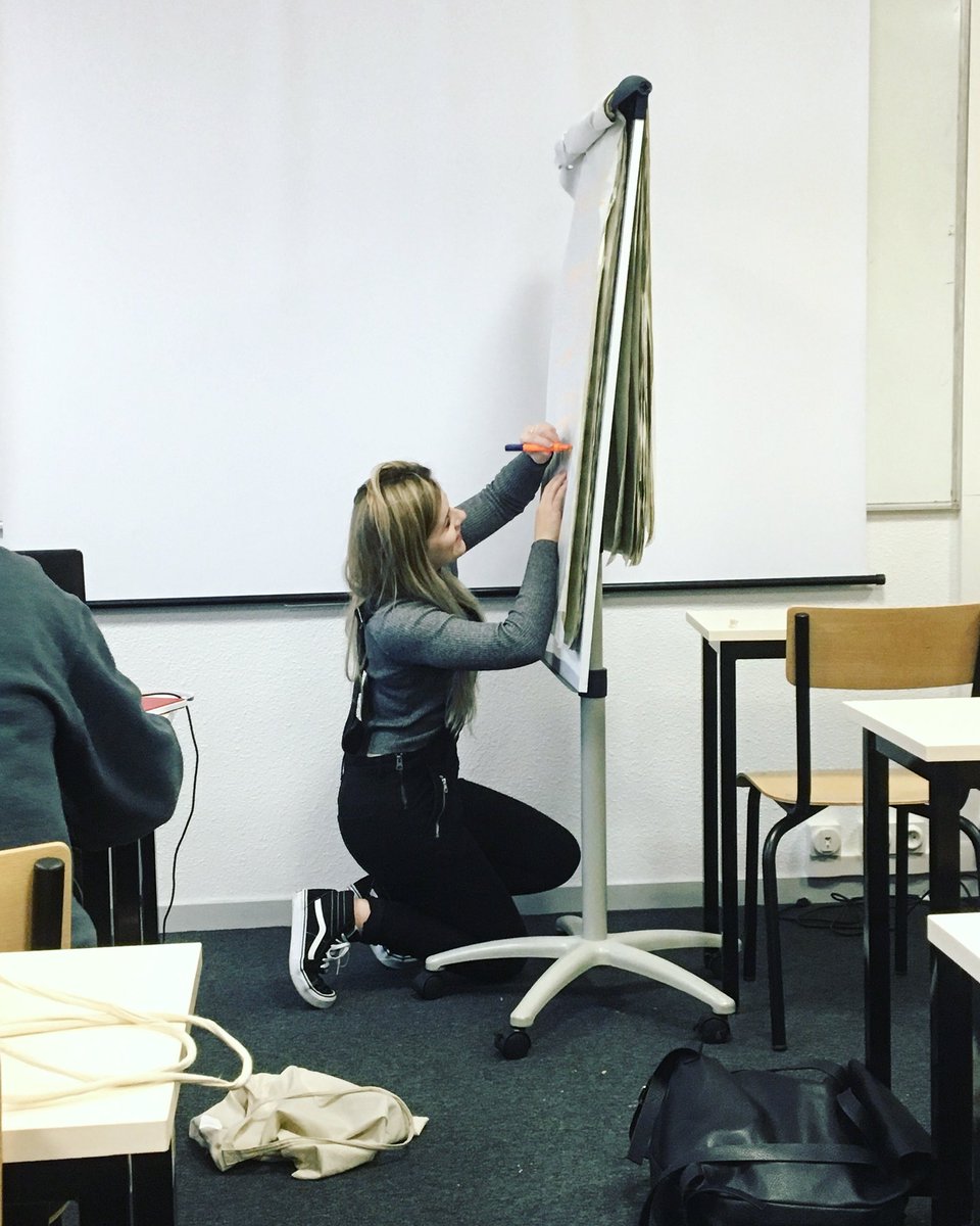 Synfony33's tweet photo. Les idées n’en finissent plus pour la #digitalbattle18 #bordeaux ! #synfonyagency se démène pour @operadebordeaux @ICARTBORDEAUX @EFAP_ @EFJ_Officiel https://t.co/BfRqMquLno
