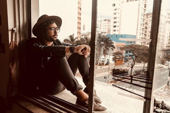 ZeebaOficial's tweet photo. Me leve de volta para a água, a cidade me fez perder meus pés... #Foundu #Videoclip #Dimmi -----
📸 SantosYva https://t.co/3F7UoLOXQY