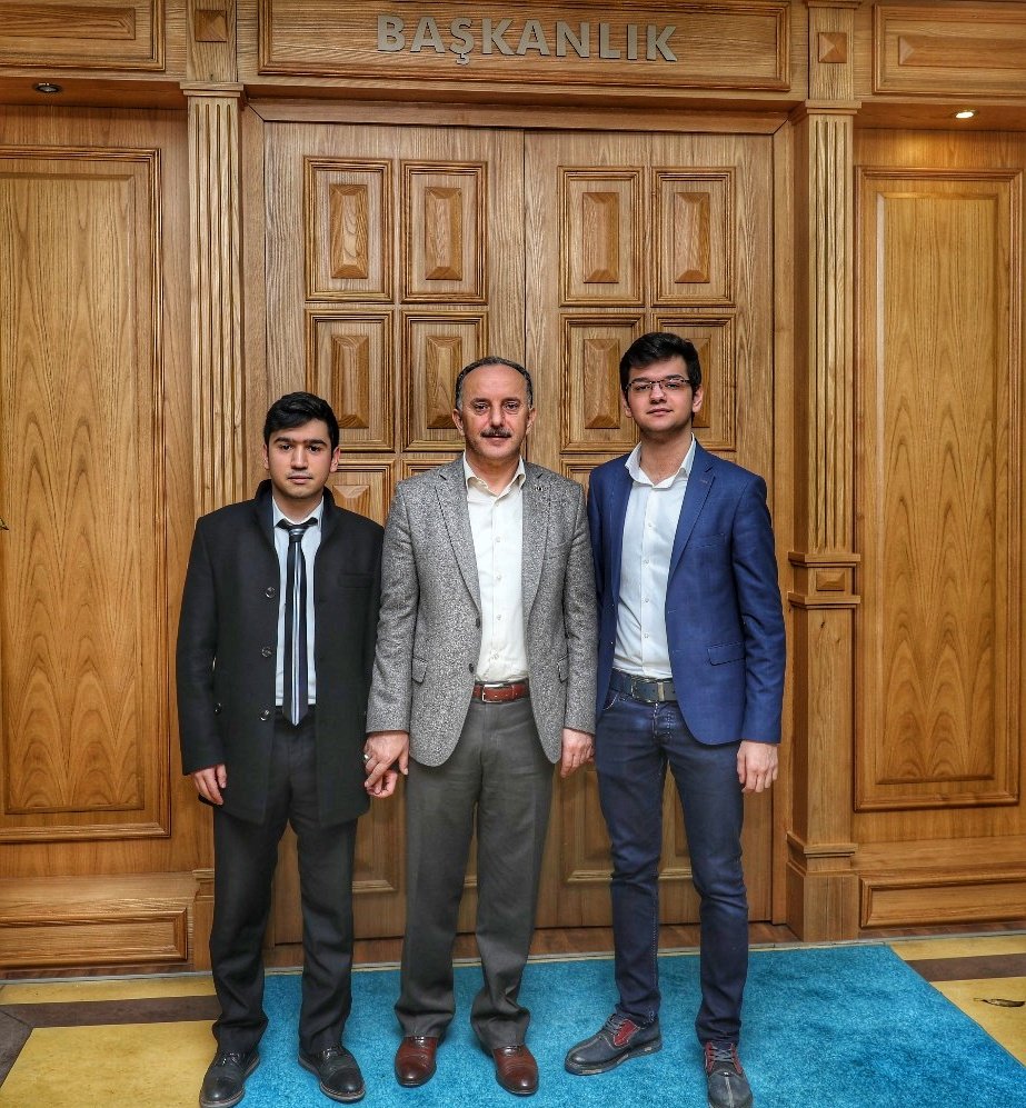 Bağcılar Belediyesi Gençlik Meclisi Başkanı olarak atanan Fatih Keleş ( @fatihkeles58 ) Başkanımıza yeni görevinde başarılar dilerim. İlçemiz gençliğine hayırlı olsun. <a href="/LokmanCagirici/">Lokman ÇAĞIRICI</a> <a href="/Dursun_TiRKi/">Dursun TİRKİ</a>